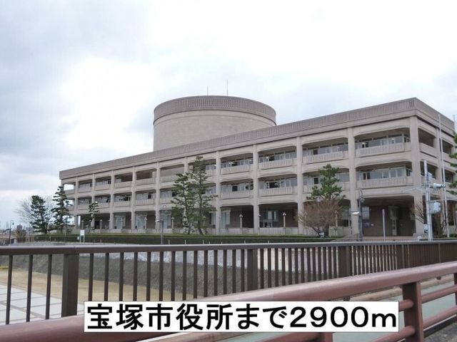 宝塚市役所