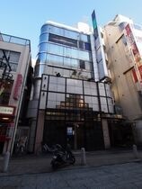 OS八王子プラザビルの外観