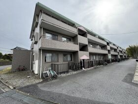 サンパーク成田弐番館の外観