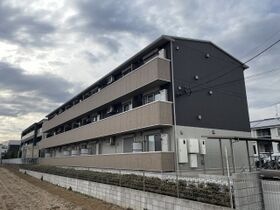 セレブレイト本城の外観