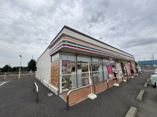 セブンイレブン 八街九十九路店