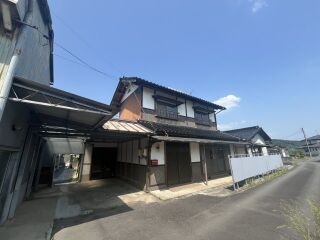 写真:鏡野町円宗寺戸建の外観