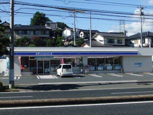 ローソン　津山小田中西店