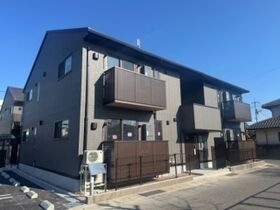 ロイヤルステージ西持田町A棟の外観