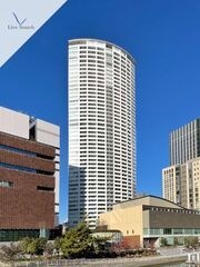 写真:ザ・タワー大阪レジデンスの外観