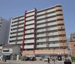 セレニテ福島カルムの外観
