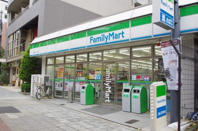 写真:ファミリーマート 北堀江一丁目店