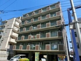 ダイナコートエスタディオ平尾駅前の外観