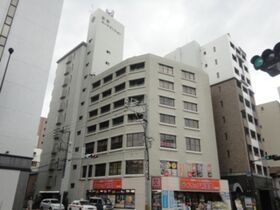 白金オークマンションの外観