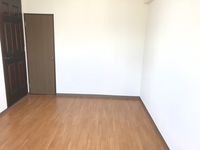玄関横の洋室