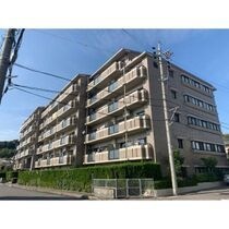 グローリアスヒルズ高蔵寺白山町の外観