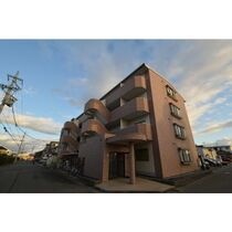 マンション桂の外観