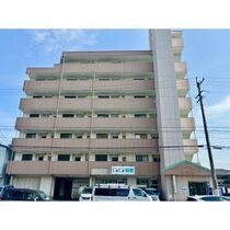 グランドヒルズ入場1番館の外観