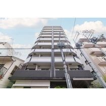 アドバンス三宮シュロスの外観