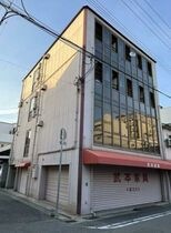 モナハイツ新浜の外観