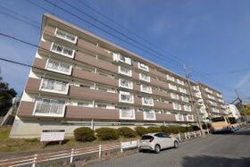 ロイヤルマンション１号棟の外観