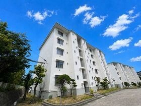 垂水高丸住宅4号棟の外観
