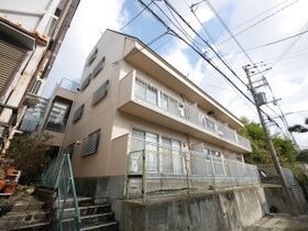 クイーンズハイツ名倉の外観