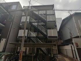 レオパレスシャンテ本町の外観