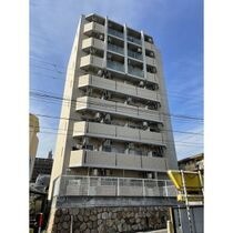 R4の外観
