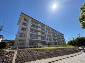 狩口台住宅42号棟の外観