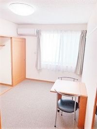 ゆったり過ごせる居間です