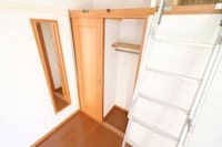 明るい色調の室内です