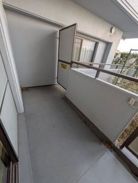 落ち着いた時間を過ごせるバルコニーです