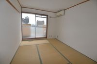 内装は落ち着いています
