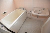 日々の疲れを癒すお風呂付です