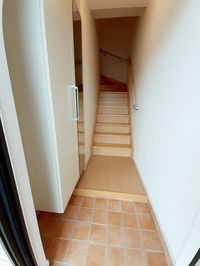 明るい玄関です