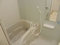 コンパクトで使いやすいお風呂です