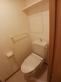 コンパクトで使いやすいトイレです