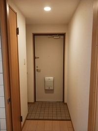 収納もある玄関です
