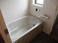 落ち着いた空間のお風呂です