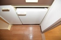 ミニ冷蔵庫が付いている場合は残置物です。