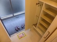 毎日通る玄関はこちらです