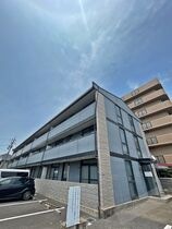 レオパレス中井町3の外観