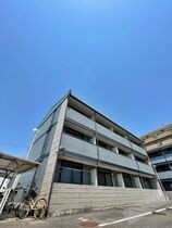 レオパレス中井町2の外観