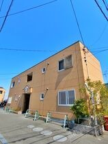 サンプレスA棟の外観