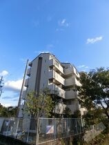 シャルマンフジ大体大の外観