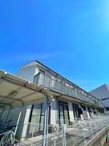 ペアーコート泉佐野Ａ棟の外観