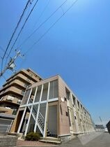 レオパレス中井町5の外観