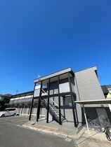 レオパレス中央公園の外観