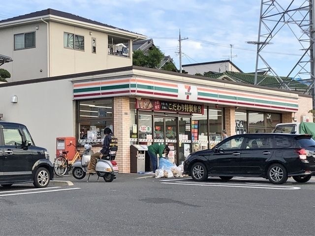 セブンイレブン貝塚東山店