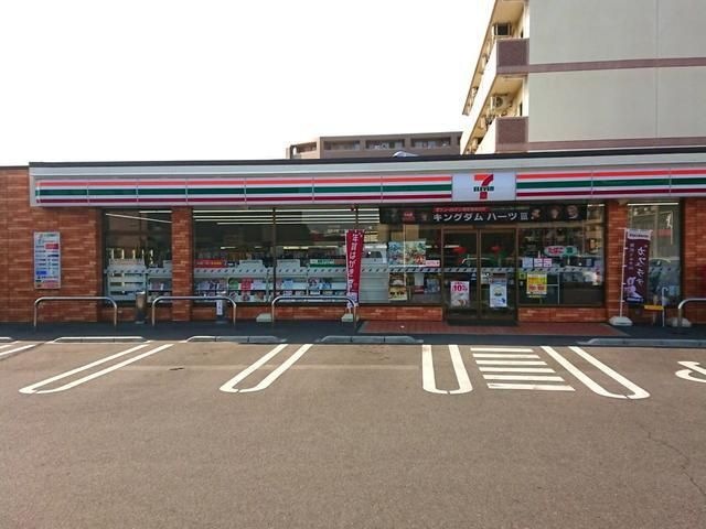 セブンイレブン岸和田小松里町店