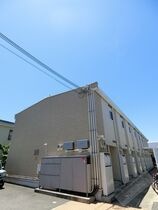 レオパレスフルールの外観