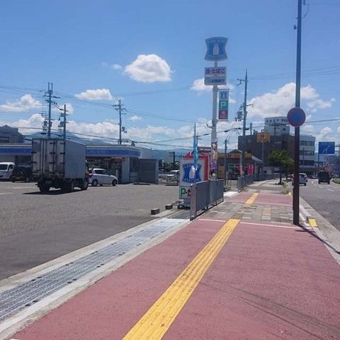 写真：ローソン岩出川尻店