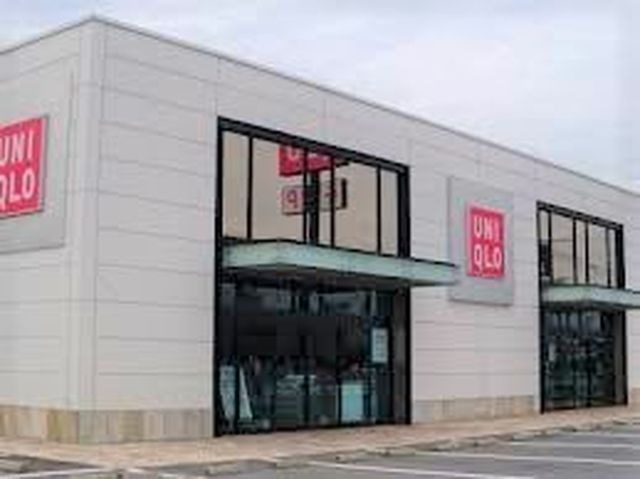 ユニクロ紀の川店
