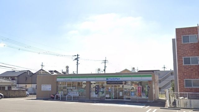 写真:ファミリーマート和歌山六十谷駅前店